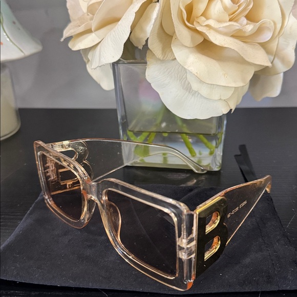 Oversized Sunglasses Square B logo Gold tone Light Brown lenses unbranded - Picture 3 of 5